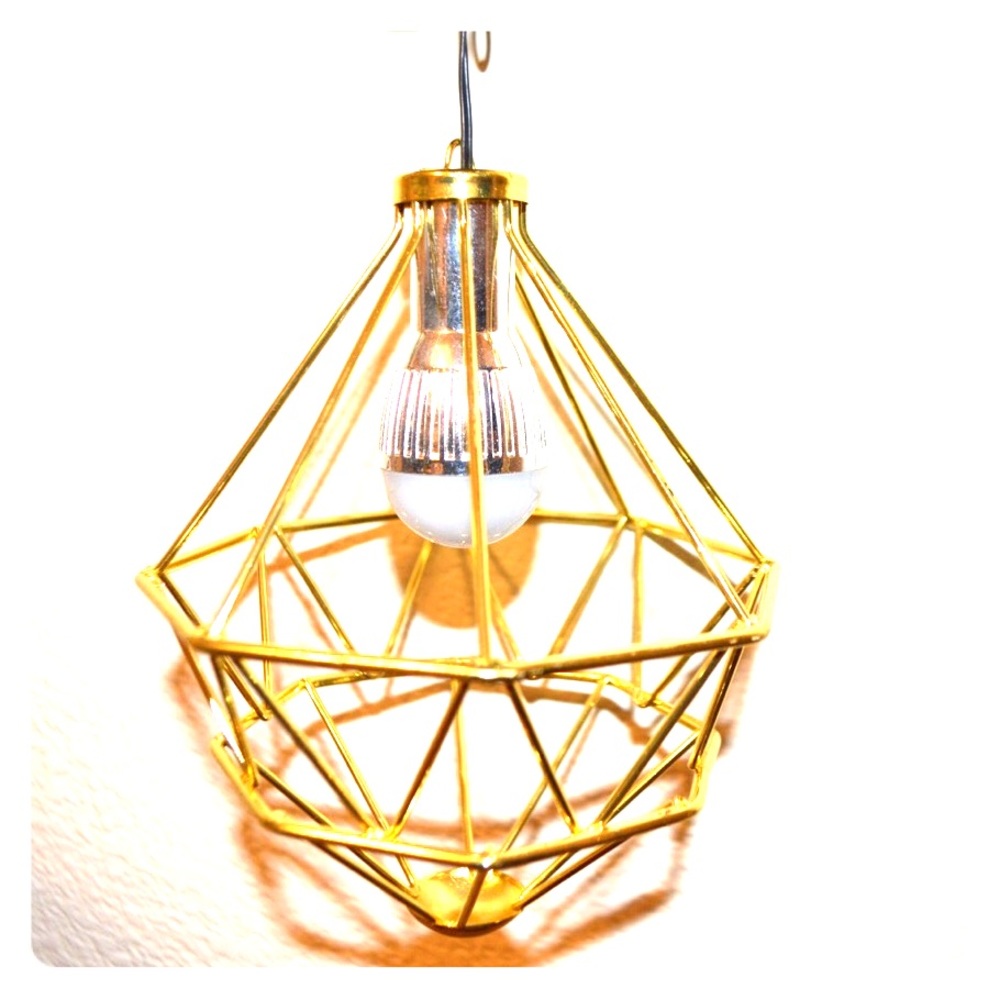 Dangling magnetic light